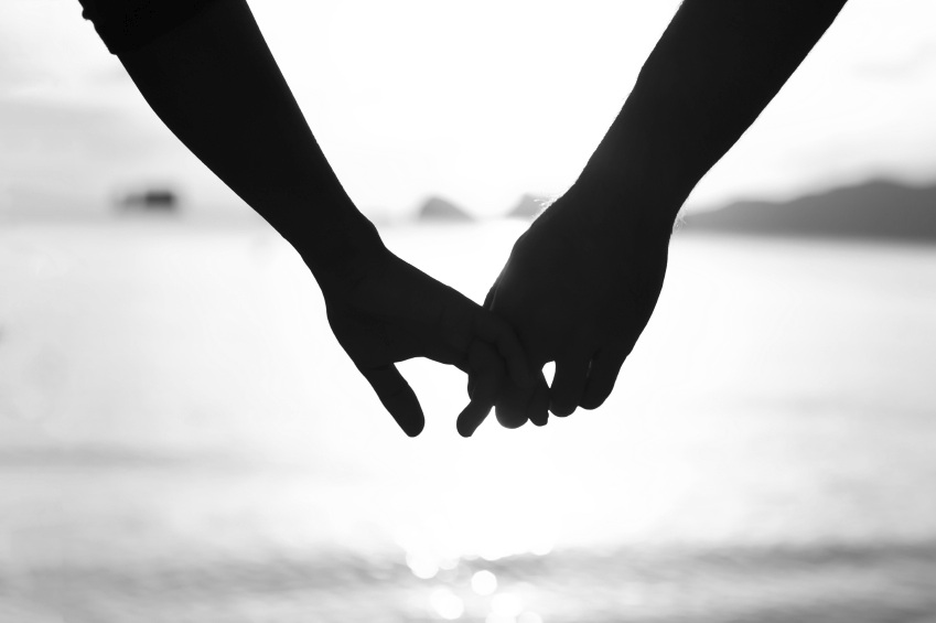 Couples-holding-hands